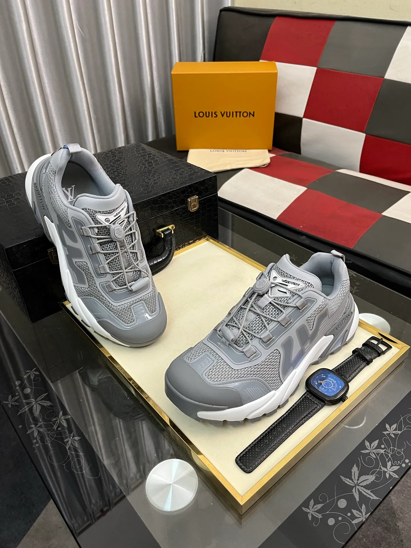 Men's shoes 💰780⌚️⌚️Top version [LOUIS VUITTON] Couple 🧑‍🤝‍🧑 Craftsman style Counter series (original order) New style 🍀LV Louis Vuitton - Top version LV classic high-top trendy shoes! Made of imported original craft calfskin, original breathable lining, and original wear-resistant, lightweight, high-end TPU outsole! High quality products! Code number: 36-457️⃣Colors available